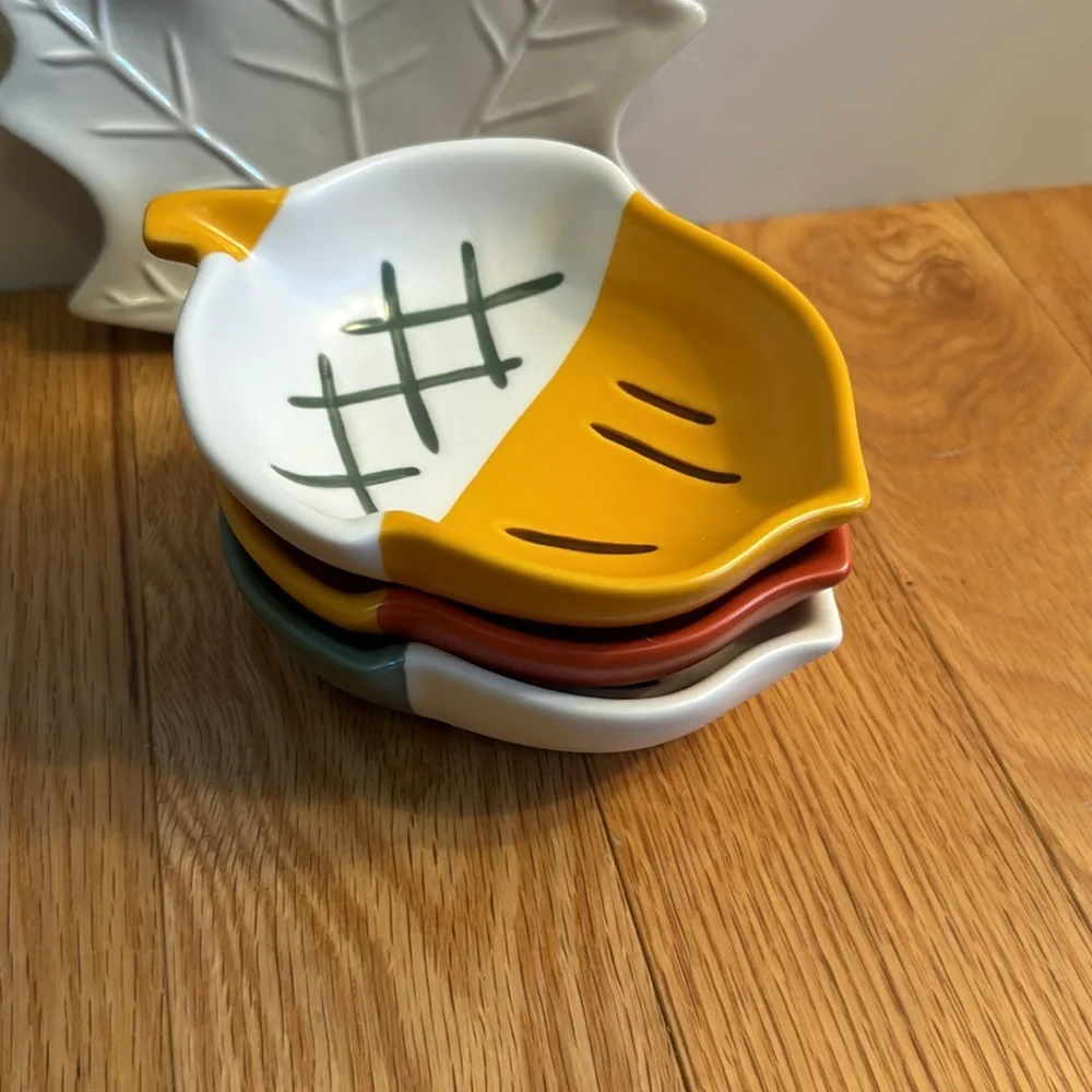 Hallmark Autumn Acorns Stacking Bowls, Set of 3- Free gift with purchase! - Picture 4 of 6